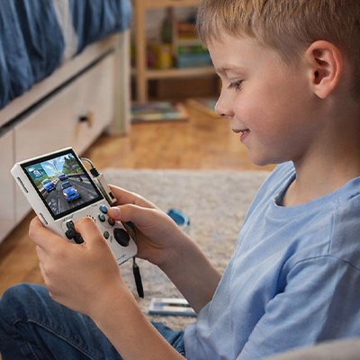 Console retro gaming • console rétro open source autonomie 6 à 8 heures sortie AV casque