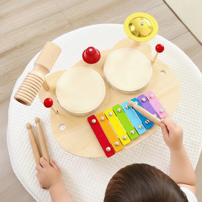 "Enfant 2-3 ans jouant table musicale Montessori xylophone arc-en-ciel - développement musical"