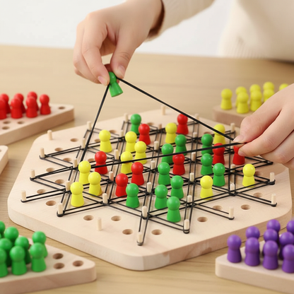 Mains tendant un élastique pour former un triangle